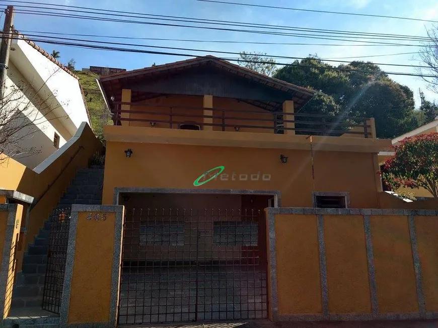 Foto 1 de Casa com 3 Quartos à venda, 300m² em Centro, Guararema