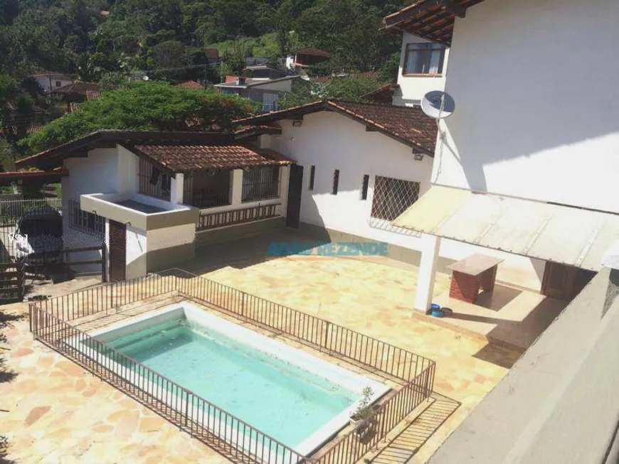 Foto 1 de Casa com 5 Quartos à venda, 310m² em Iúcas, Teresópolis