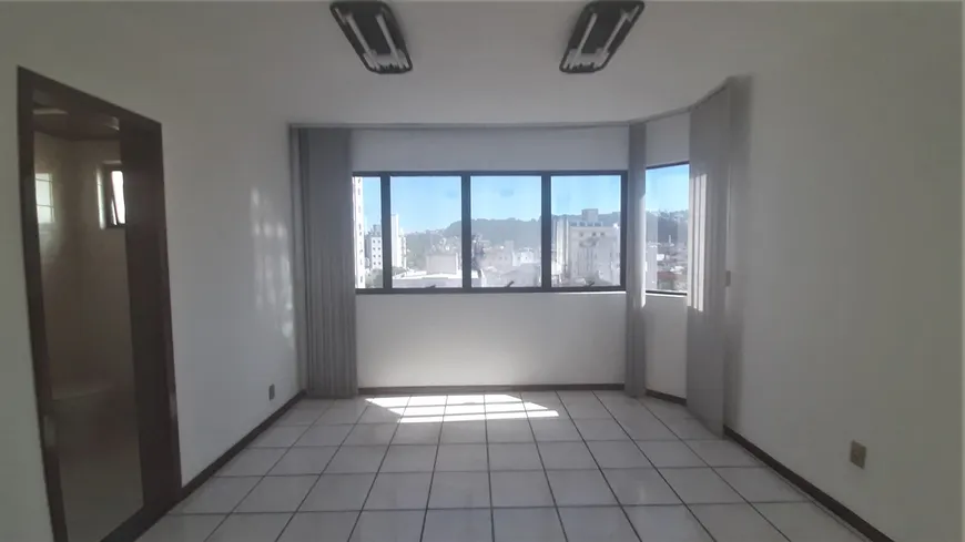 Foto 1 de Sala Comercial com 1 Quarto à venda, 30m² em Kobrasol, São José