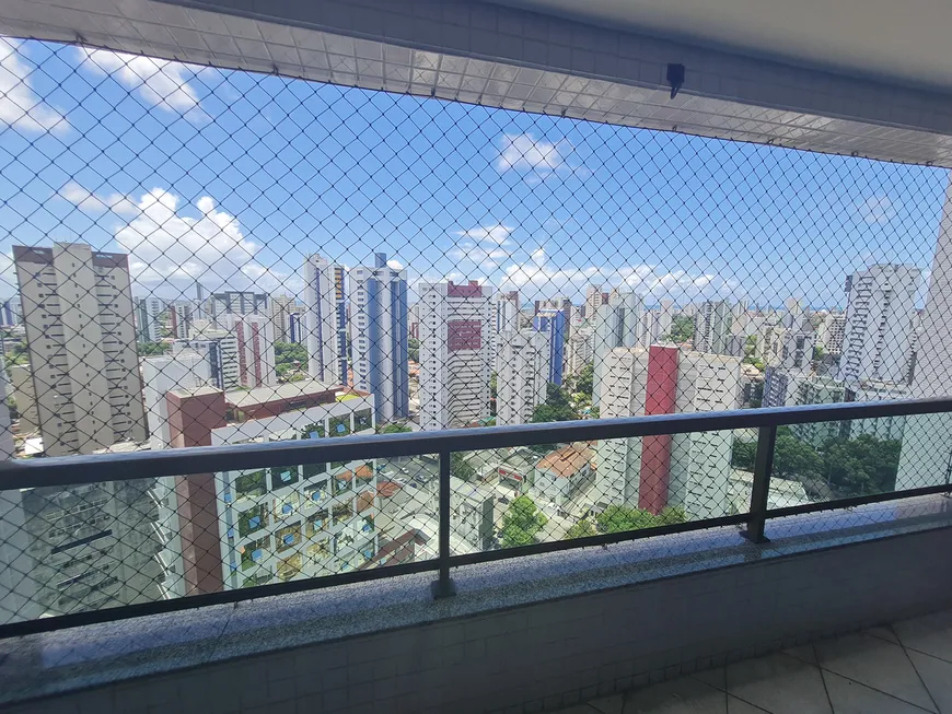 Foto 1 de Apartamento com 4 Quartos para venda ou aluguel, 200m² em Espinheiro, Recife