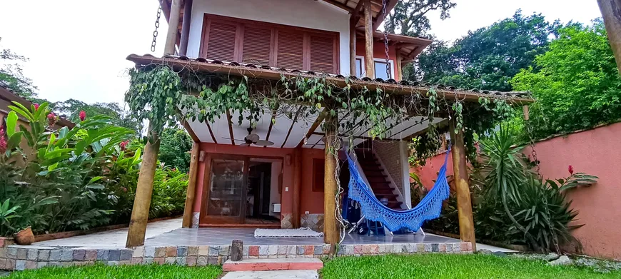 Foto 1 de Sobrado com 4 Quartos à venda, 150m² em Praia de Maresias, São Sebastião