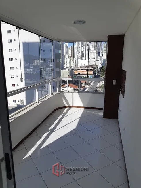 Foto 1 de Apartamento com 3 Quartos à venda, 97m² em Centro, Balneário Camboriú