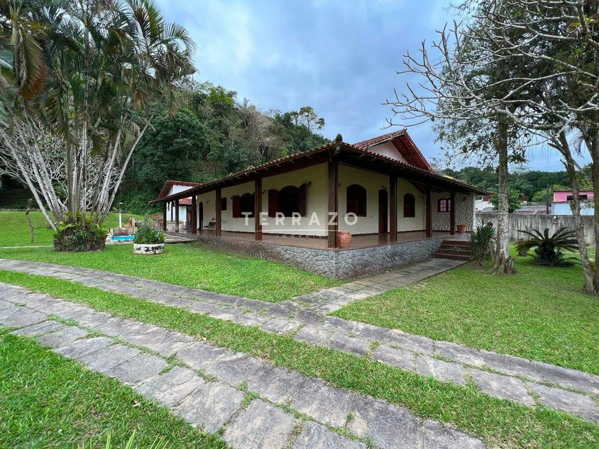 Foto 1 de Casa com 5 Quartos à venda, 300m² em Centro, Guapimirim