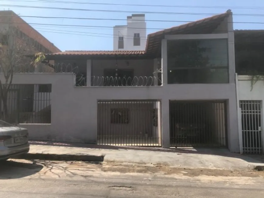 Foto 1 de Casa com 3 Quartos à venda, 319m² em Itapoã, Belo Horizonte