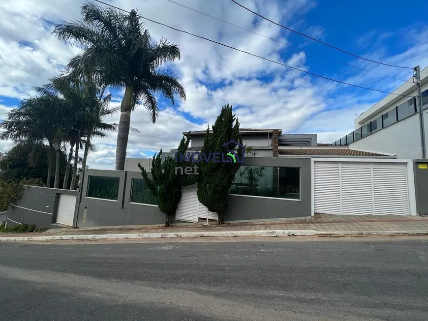 Foto 1 de Casa com 5 Quartos à venda, 342m² em Buritis, Belo Horizonte