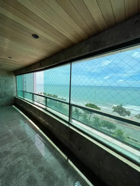 Foto 1 de Apartamento com 4 Quartos para alugar, 224m² em Boa Viagem, Recife