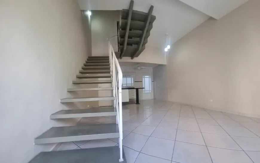 Foto 1 de Casa de Condomínio com 3 Quartos à venda, 110m² em Jardim Tupanci, Barueri