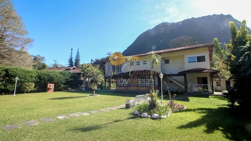 Foto 1 de Casa de Condomínio com 3 Quartos à venda, 1300m² em Granja Comary, Teresópolis