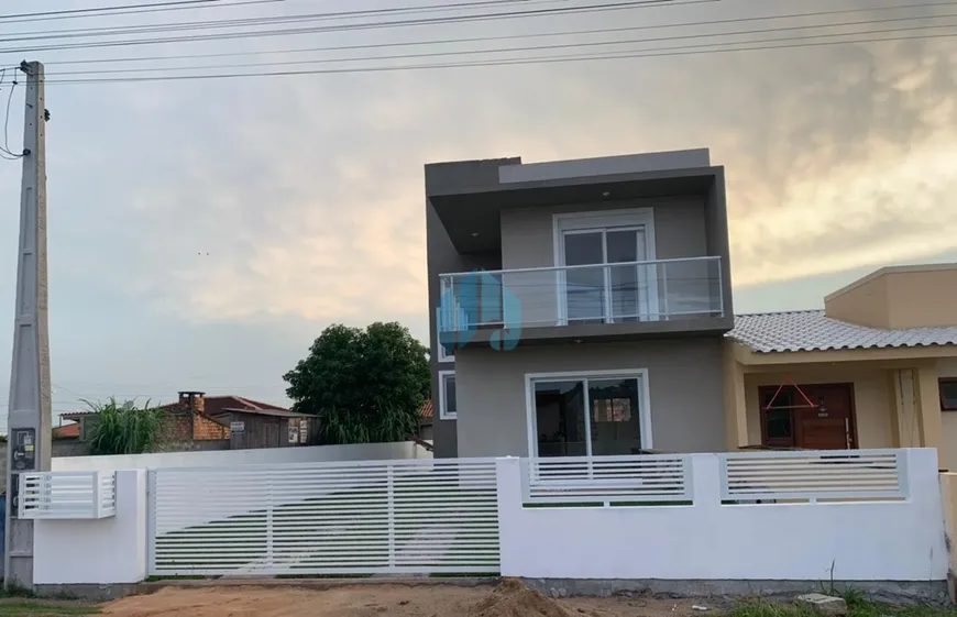 Foto 1 de Casa com 2 Quartos à venda, 90m² em Areias de Palhocinha, Garopaba