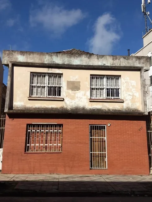 Foto 1 de Casa com 6 Quartos à venda, 215m² em Centro, Santa Maria