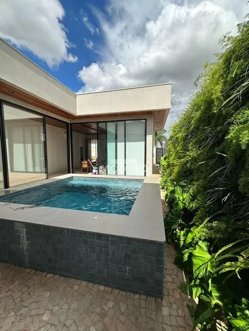 Foto 1 de Casa de Condomínio com 3 Quartos à venda, 251m² em Jardim Sul, Uberlândia