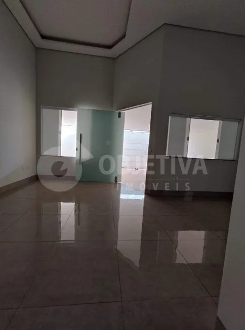 Foto 1 de Casa com 3 Quartos à venda, 190m² em Umuarama, Uberlândia