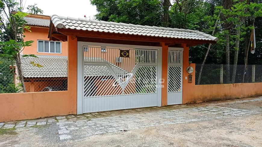 Foto 1 de Casa com 2 Quartos à venda, 400m² em Bellard, Guararema