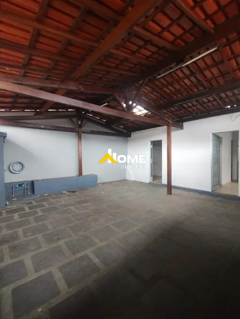 Foto 1 de Casa com 3 Quartos à venda, 201m² em Conjunto Ademar Maldonado, Belo Horizonte