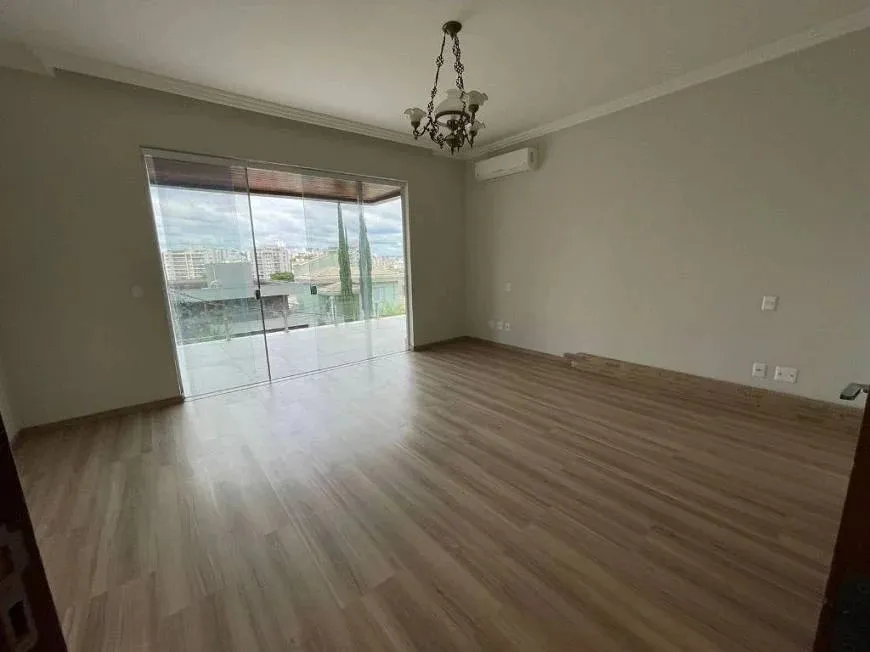 Foto 1 de Casa de Condomínio com 4 Quartos à venda, 380m² em Castelo, Belo Horizonte