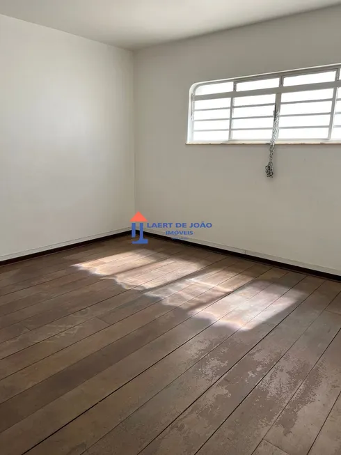 Foto 1 de Casa com 4 Quartos para alugar, 254m² em Jardim Aeroporto, São Paulo