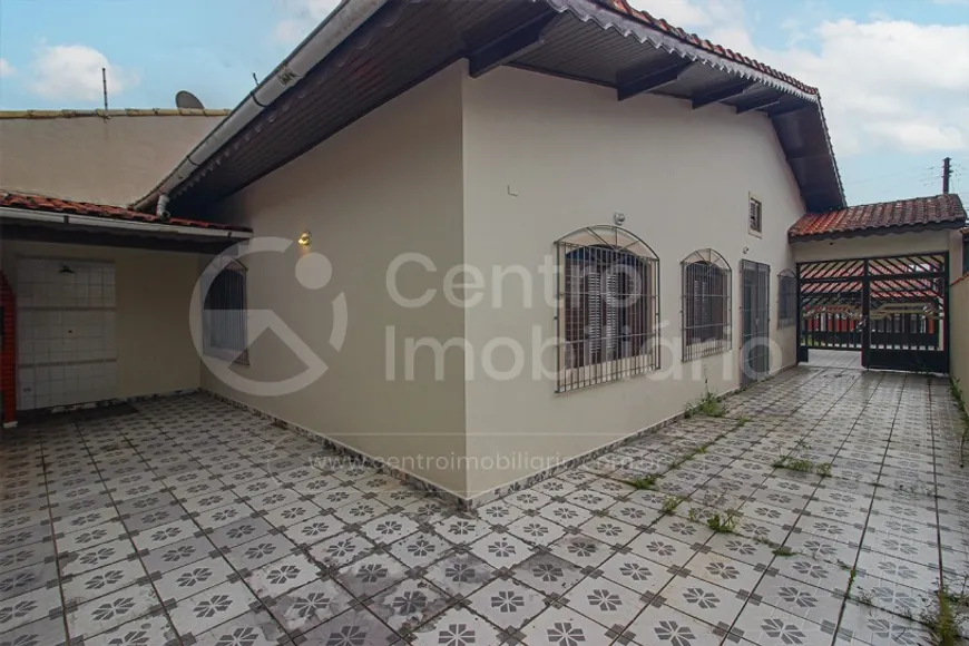 Foto 1 de Casa com 3 Quartos à venda, 165m² em Nova Peruíbe, Peruíbe