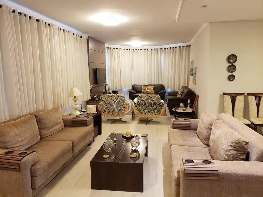 Foto 1 de Apartamento com 4 Quartos à venda, 215m² em Pitangueiras, Guarujá