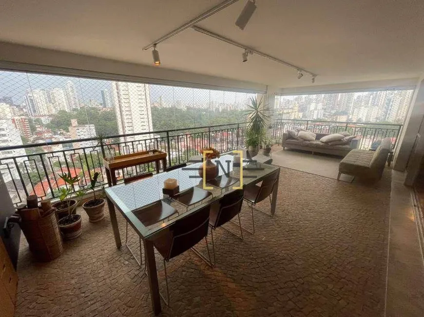 Foto 1 de Apartamento com 4 Quartos à venda, 228m² em Aclimação, São Paulo