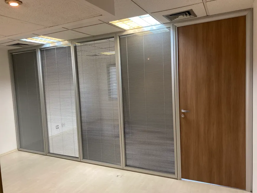 Foto 1 de Sala Comercial com 1 Quarto para alugar, 31m² em Vila Olímpia, São Paulo