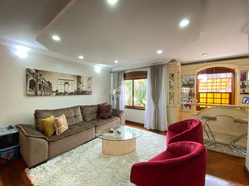 Foto 1 de Casa com 4 Quartos à venda, 322m² em Sarandi, Porto Alegre