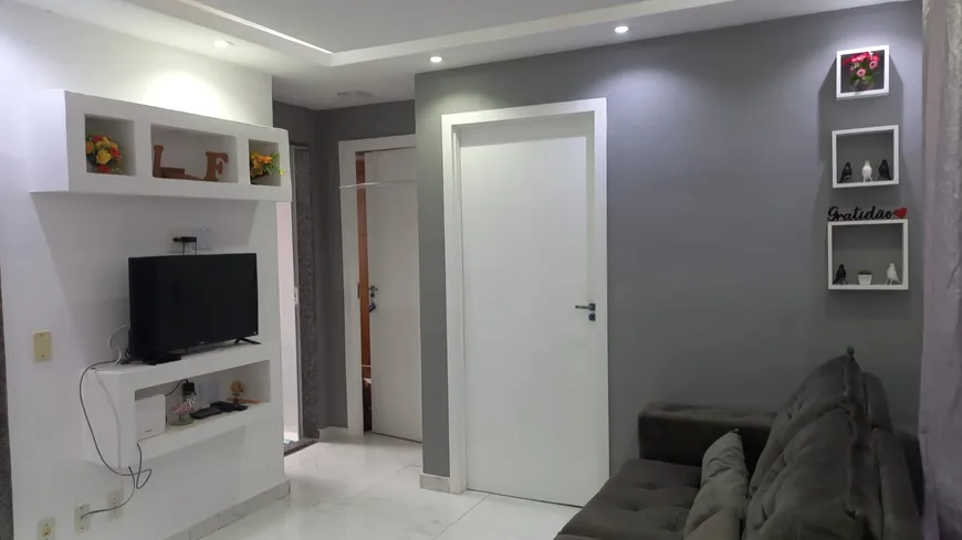 Foto 1 de Apartamento com 2 Quartos à venda, 43m² em Rocha Sobrinho, Mesquita