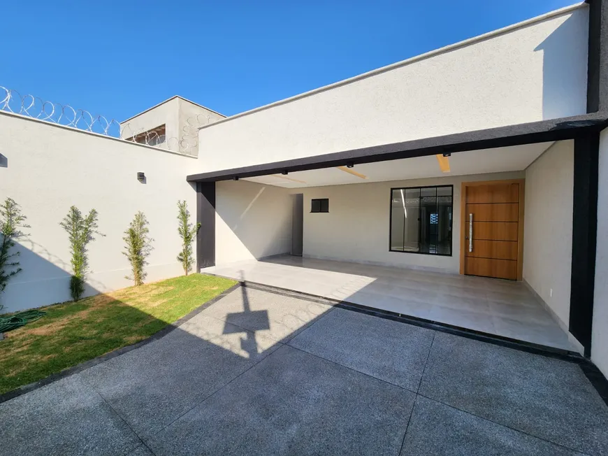 Foto 1 de Casa com 3 Quartos à venda, 225m² em Setor Faiçalville, Goiânia