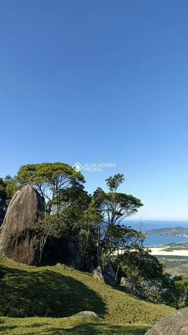 Foto 1 de Lote/Terreno à venda, 20000m² em Areias de Macacu, Garopaba