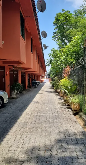 Foto 1 de Casa de Condomínio com 2 Quartos à venda, 60m² em Jardim Las Palmas, Guarujá