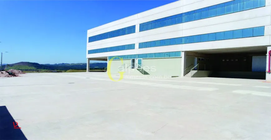 Foto 1 de Galpão/Depósito/Armazém para alugar, 3560m² em Mombaça , São Roque