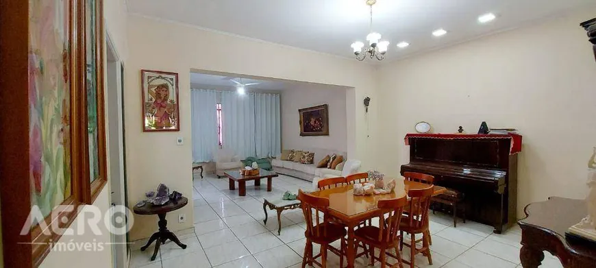 Foto 1 de Casa com 3 Quartos à venda, 270m² em Vila Santa Tereza, Bauru
