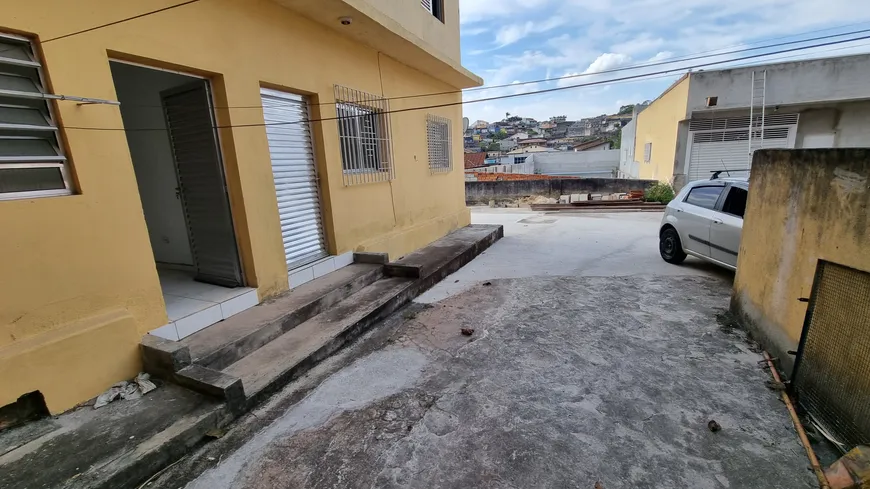 Foto 1 de Casa com 2 Quartos para alugar, 70m² em Jardim Maringá, Mauá