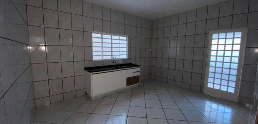 Foto 1 de Casa com 2 Quartos à venda, 96m² em Monte Serrat, Salvador