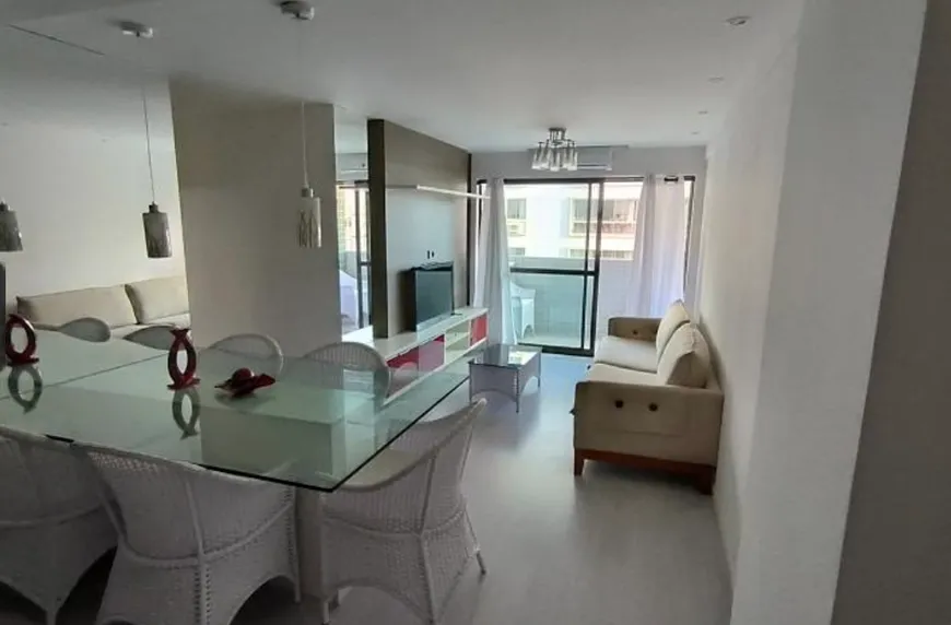 Foto 1 de Apartamento com 2 Quartos à venda, 65m² em Ponta Verde, Maceió