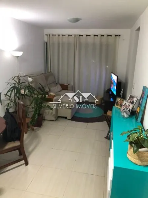 Foto 1 de Apartamento com 2 Quartos à venda, 76m² em Samambaia, Petrópolis