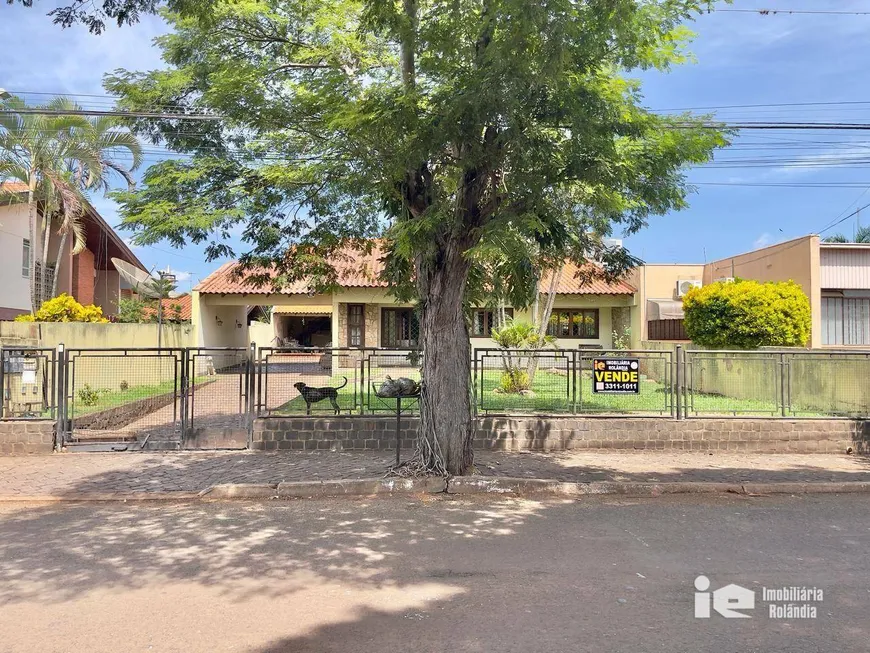 Foto 1 de Casa com 6 Quartos à venda, 370m² em Centro, Rolândia