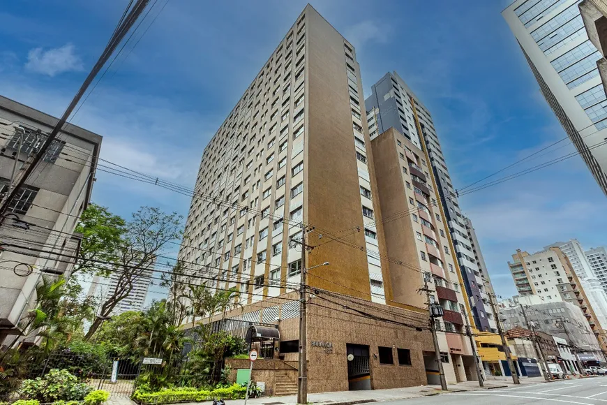 Foto 1 de Apartamento com 3 Quartos à venda, 118m² em Centro, Curitiba