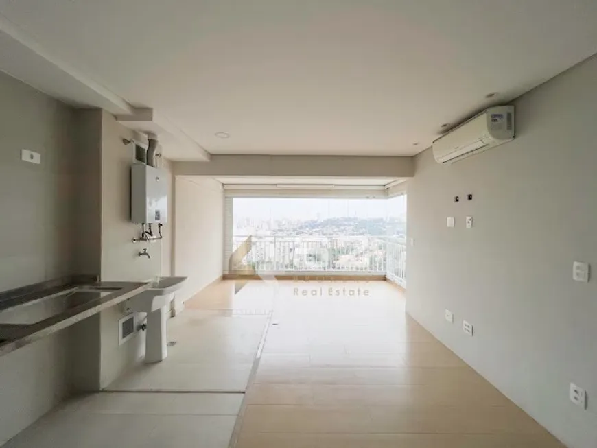 Foto 1 de Apartamento com 2 Quartos à venda, 62m² em Vila Anastácio, São Paulo