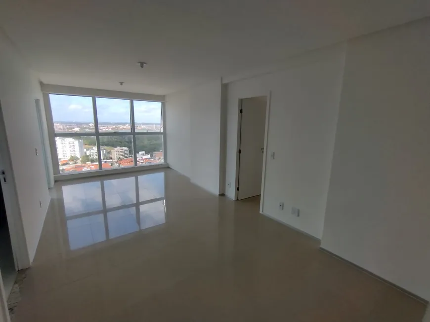 Foto 1 de Apartamento com 3 Quartos para alugar, 82m² em Ponta Do Farol, São Luís