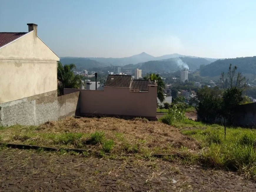 Foto 1 de Lote/Terreno à venda, 301m² em Uniao, Estância Velha