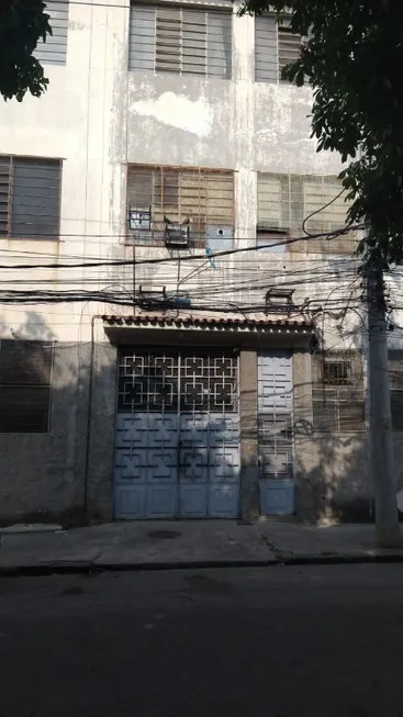 Foto 1 de Galpão/Depósito/Armazém à venda, 1800m² em Jacaré, Rio de Janeiro