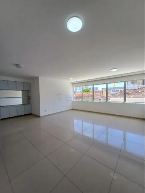 Foto 1 de Apartamento com 3 Quartos à venda, 131m² em Paissandu, Recife