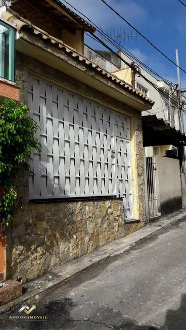 Foto 1 de Sobrado com 2 Quartos à venda, 68m² em Campestre, Santo André