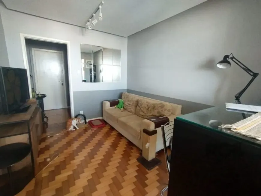 Foto 1 de Apartamento com 1 Quarto à venda, 38m² em Floresta, Porto Alegre