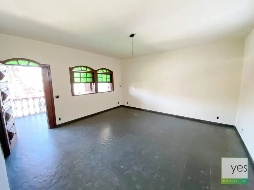 Foto 1 de Casa com 4 Quartos à venda, 337m² em Cachoeirinha, Belo Horizonte