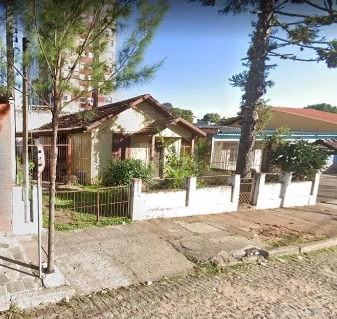 Foto 1 de Lote/Terreno à venda, 301m² em Cavalhada, Porto Alegre