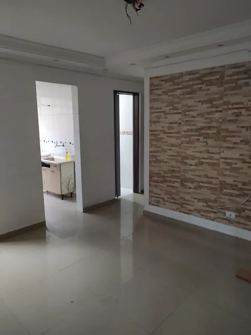 Foto 1 de Apartamento com 2 Quartos para alugar, 48m² em Jardim Aracaré, Itaquaquecetuba