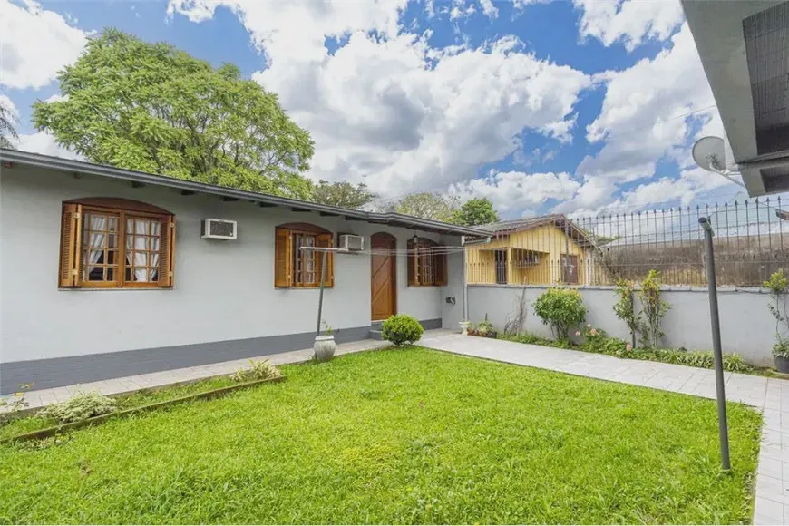 Foto 1 de Casa com 3 Quartos à venda, 220m² em Boehmerwald, Joinville
