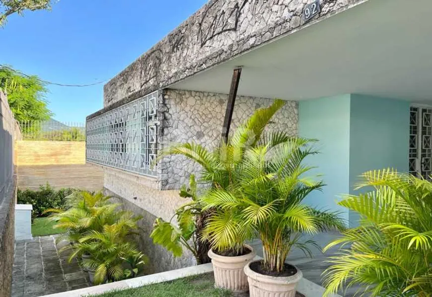 Foto 1 de Casa com 5 Quartos para venda ou aluguel, 707m² em Campo Grande, Rio de Janeiro