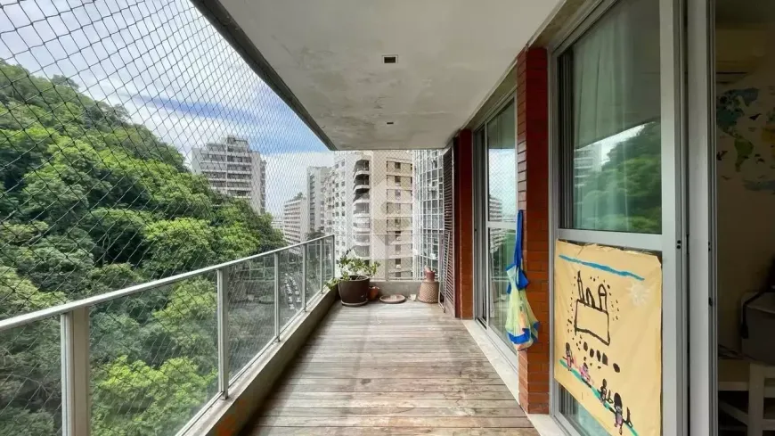 Foto 1 de Apartamento com 2 Quartos à venda, 113m² em Lagoa, Rio de Janeiro